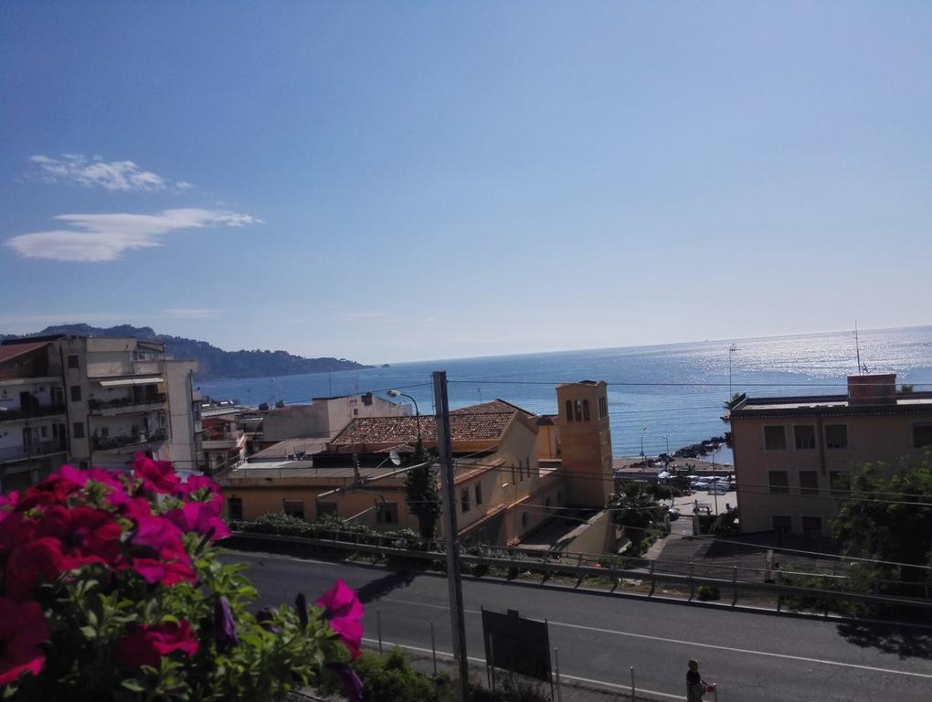 Naxos Apartments Giardini Naxos Dış mekan fotoğraf